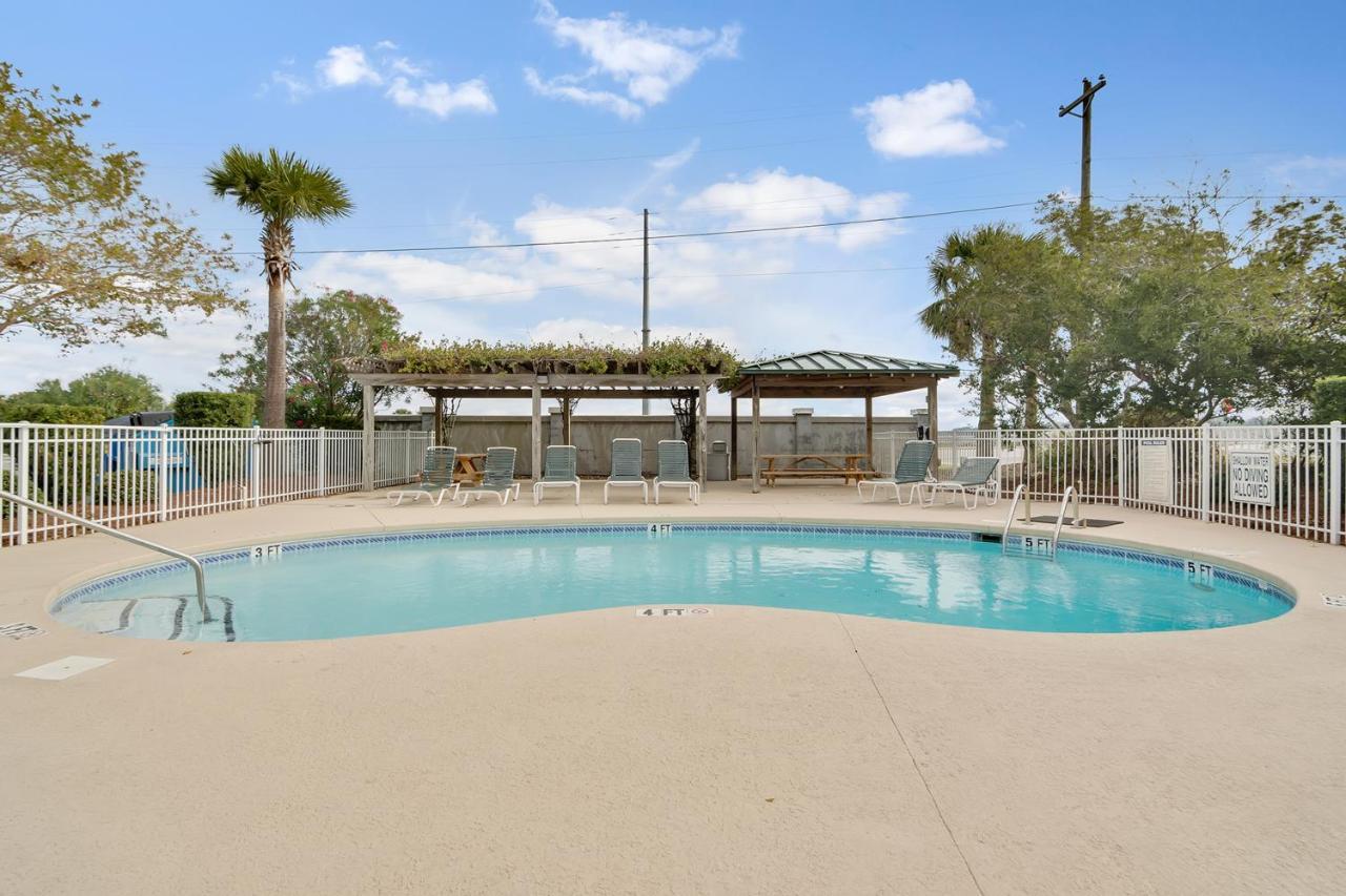 Marsh Winds Villa Folly Beach Bagian luar foto